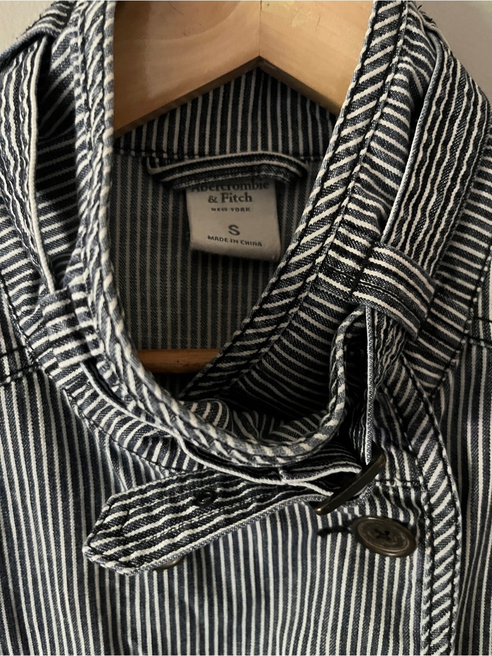 Abercrombie & Fitch Black and White Striped Double-Breasted Trench Jacket - Picture 3 of 3